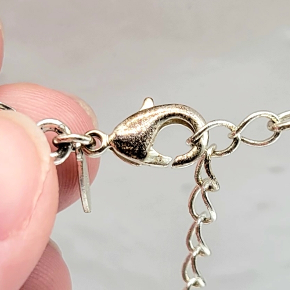 90s Vintage Long Avon Silver Tone Necklace w/ Rope Detailing and Extender Chain - Picture 5 of 6